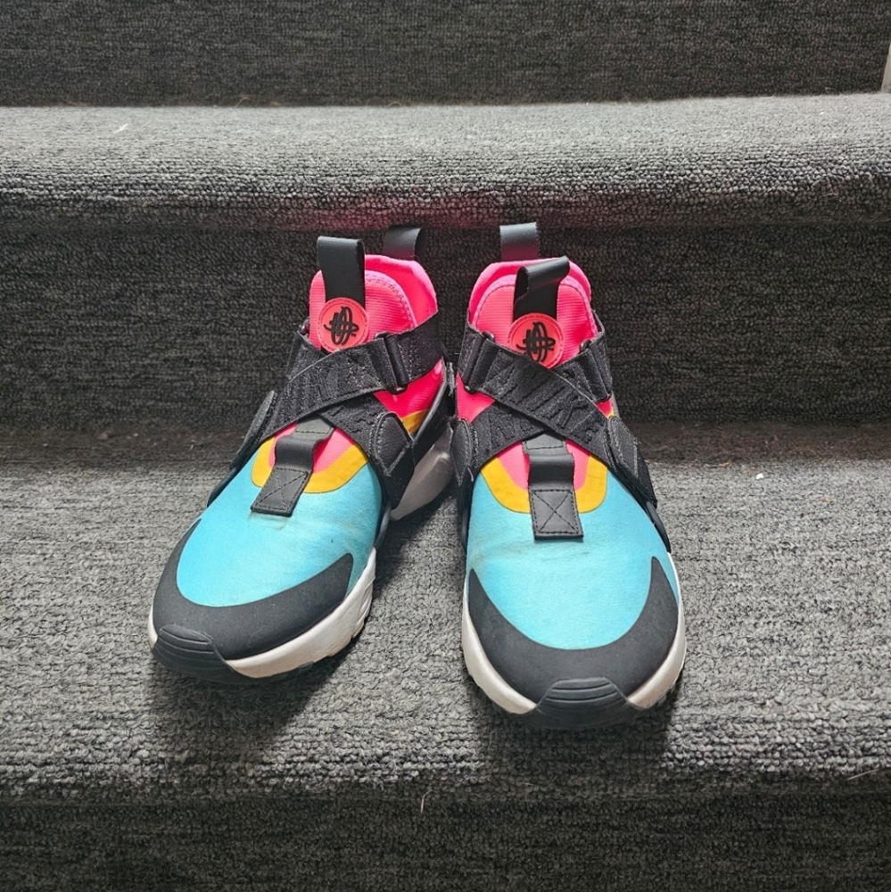 Nike Air Huarache City Strap Multicolor Size 6.5